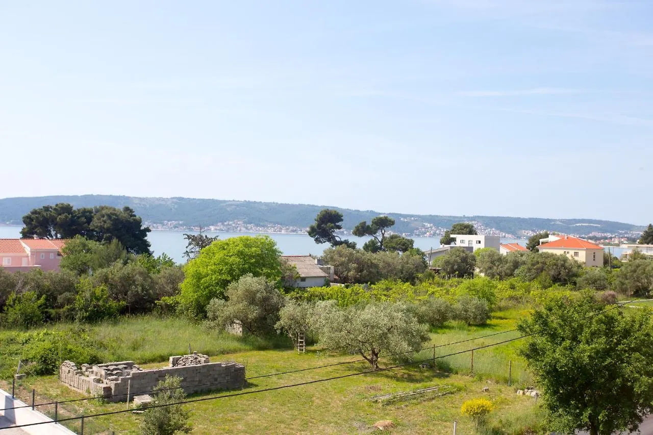 Summer Pearl Apartment Kastela 0*,  Croatia