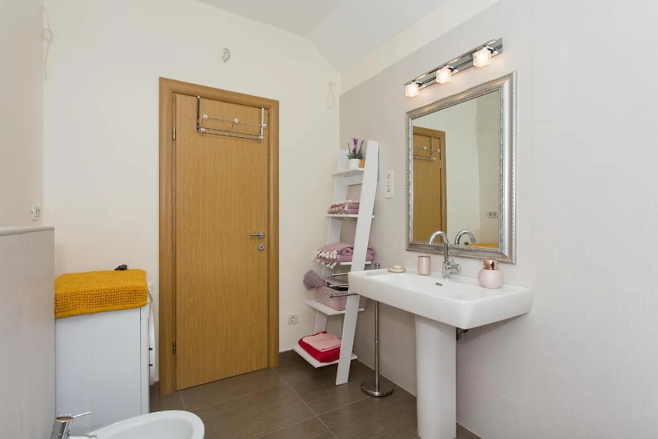 Summer Pearl Apartment Kastela