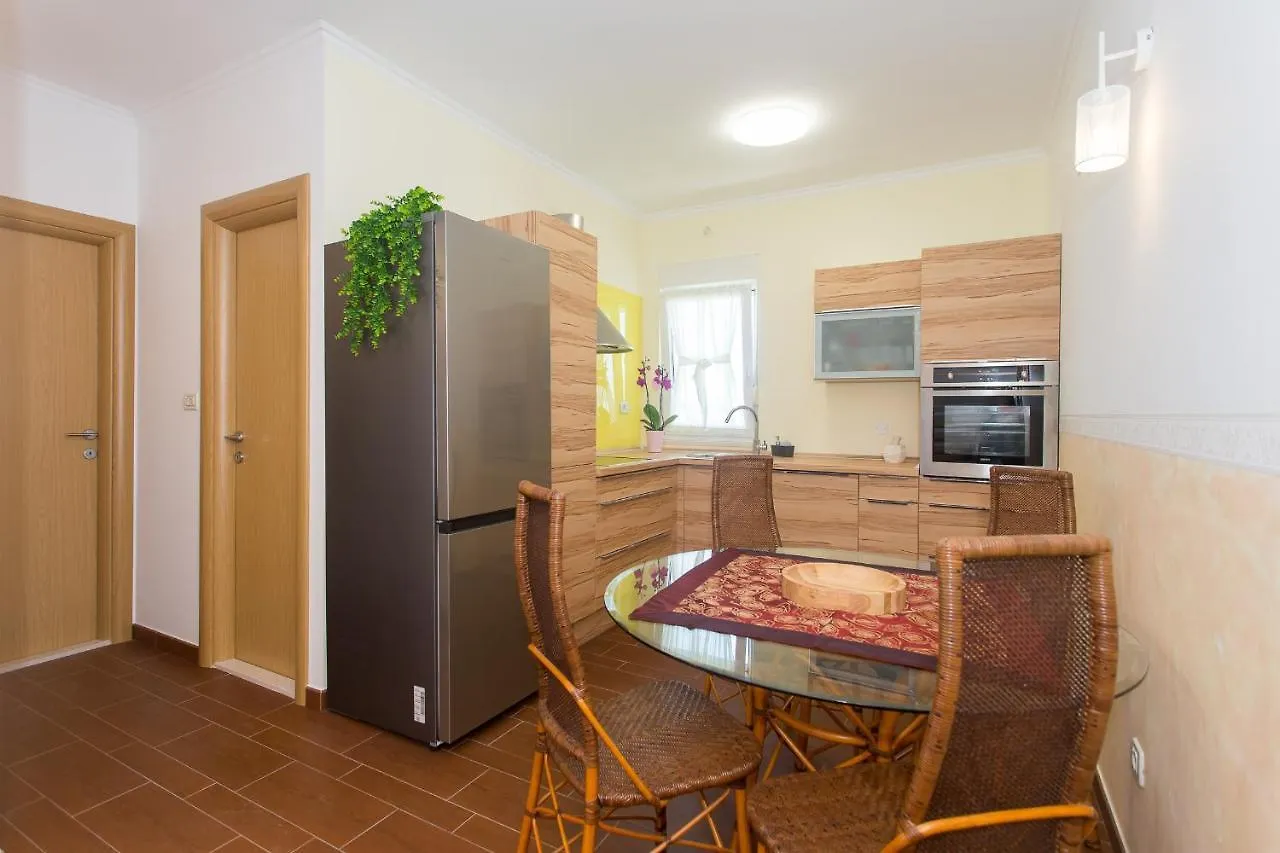 Summer Pearl Apartment Kastela