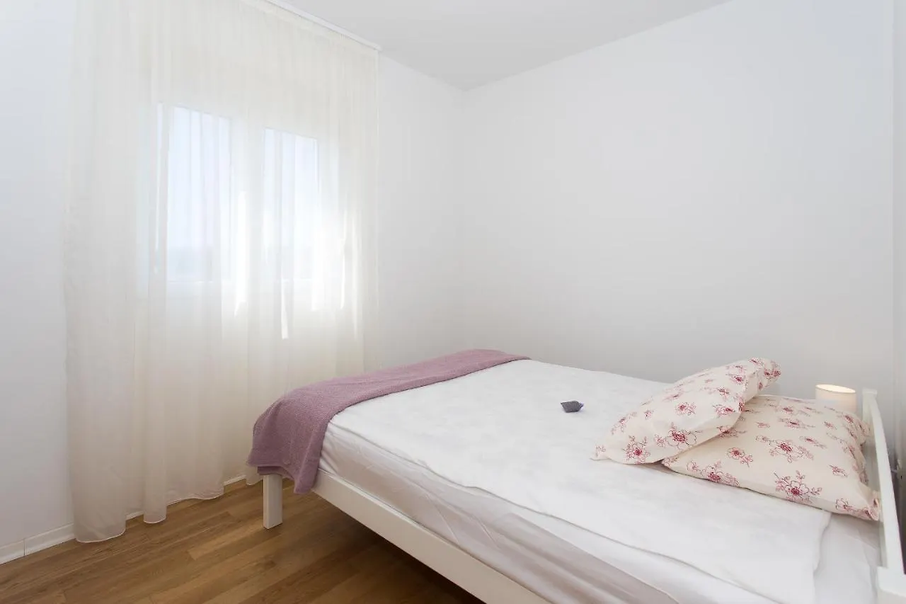 Summer Pearl Apartment Kastela 0*,  Croatia