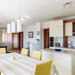 Niko Apartament
